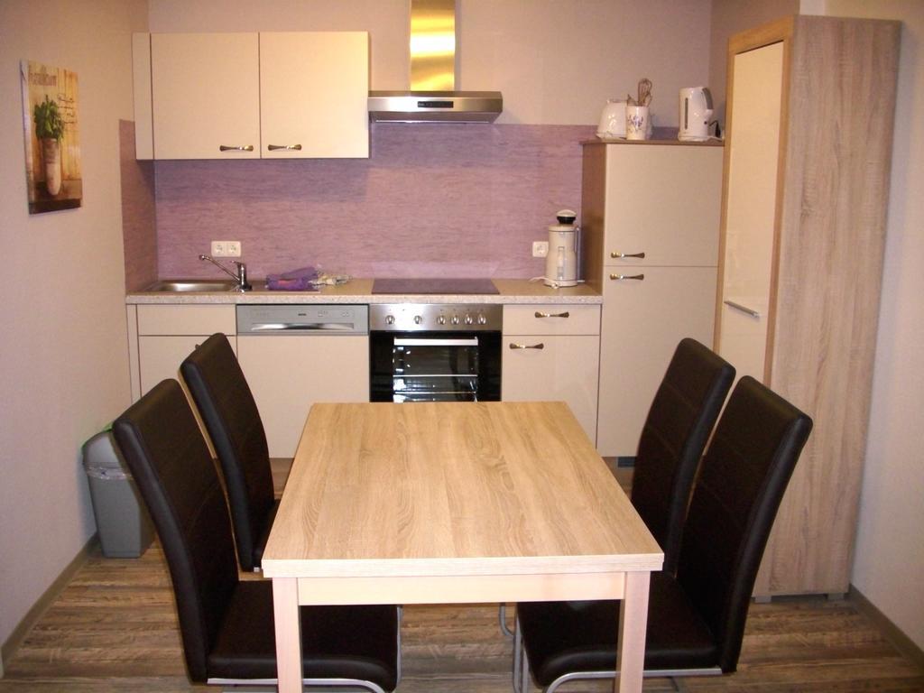 Apartment Am Storchenturm Im Hellgrevenhof Eisenach